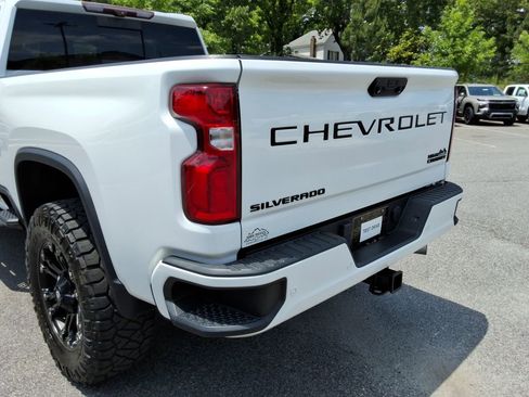 Used 2020 Chevrolet Silverado 2500 High Country w/ Z71 Off-Road Package AWD/4WD image 15