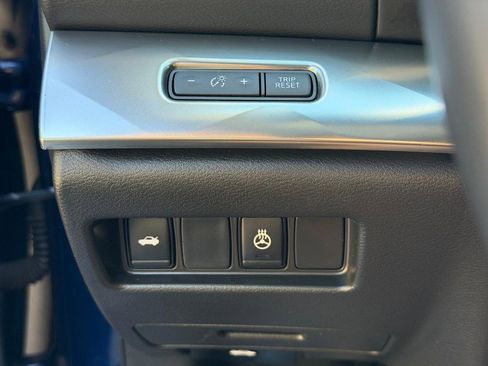 Used 2023 Nissan Maxima SL FWD image 17