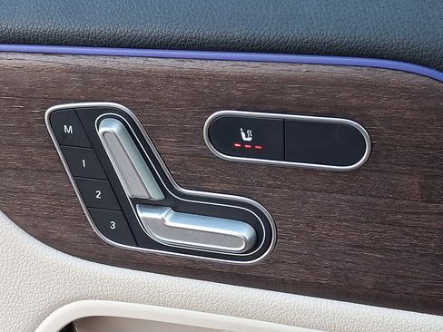 Used 2021 Mercedes-Benz GLA 250 4MATIC image 25