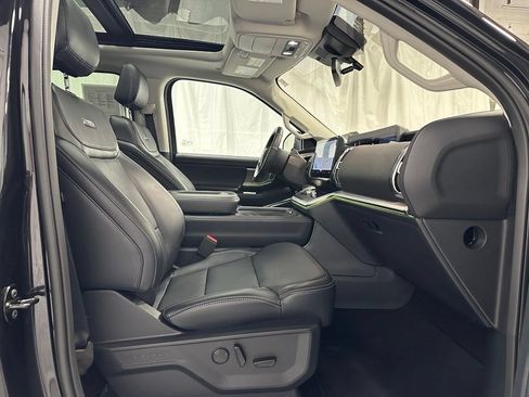 Used 2025 Ford Expedition Platinum AWD/4WD image 60