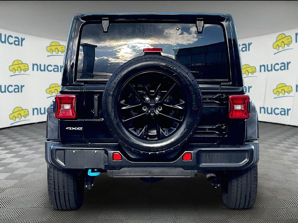 Used 2024 Jeep Wrangler Unlimited Sahara w/ Technology Group AWD/4WD image 5