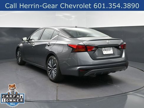 Used 2024 Nissan Altima 2.5 SV FWD image 5