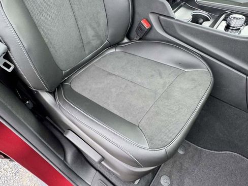 New 2025 Jeep Grand Cherokee Altitude image 15