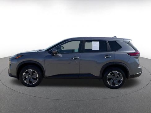 Used 2025 Nissan Rogue SV image 9
