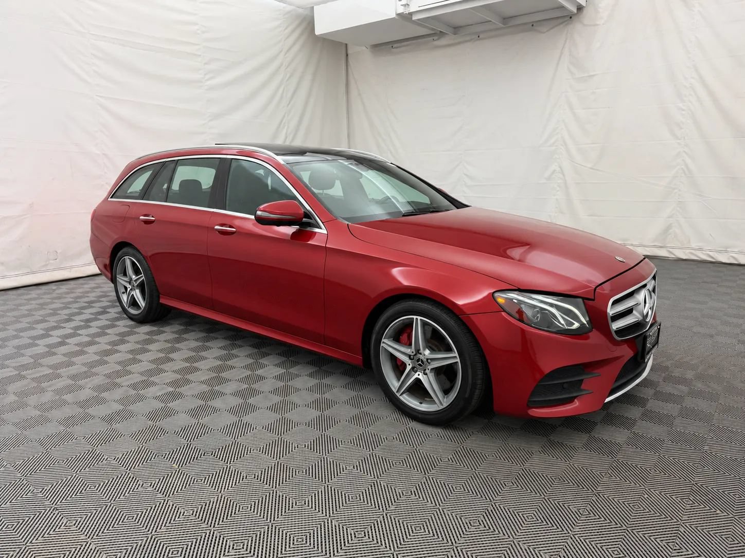 Used 2019 Mercedes-Benz E 450 4MATIC Wagon image 4