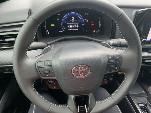 Used 2026 Toyota Camry SE w/ Convenience Package FWD image 19