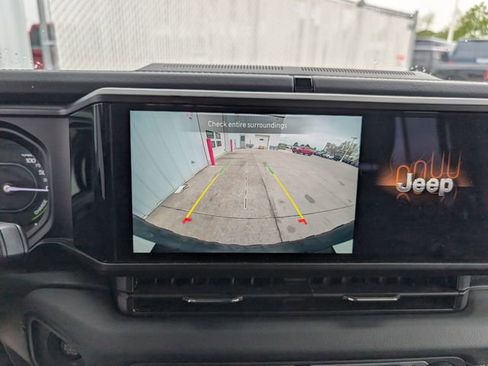 Used 2025 Jeep Wrangler Unlimited Rubicon 4xe AWD/4WD image 19