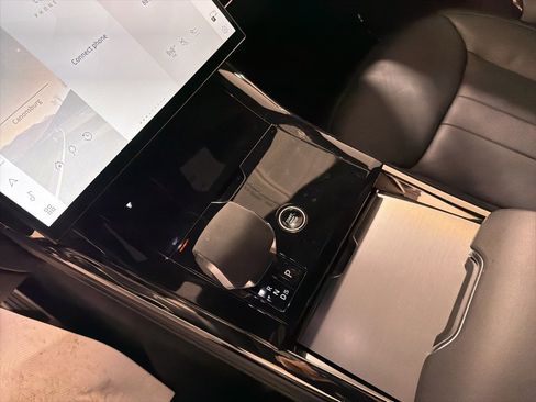 Used 2024 Land Rover Range Rover Sport Dynamic SE image 17