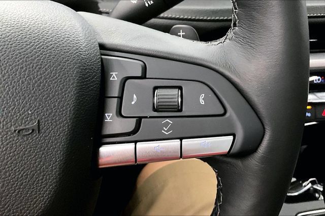 Used 2025 Cadillac XT4 Premium Luxury w/ LPO, Floor Liner Package AWD/4WD image 27