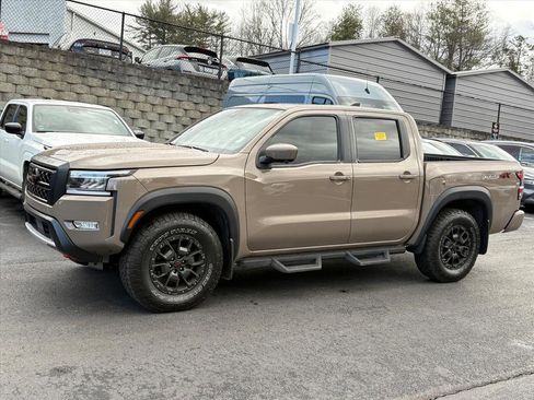 Used 2023 Nissan Frontier PRO-4X w/ Pro-4X Premium Package image 4