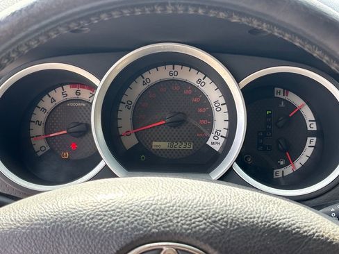 Used 2011 Toyota Tacoma PreRunner w/ SR5 Pkg #2 RWD image 22