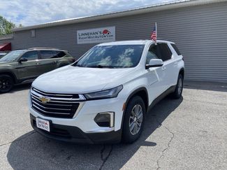 Used 2022 Chevrolet Traverse LT image 1