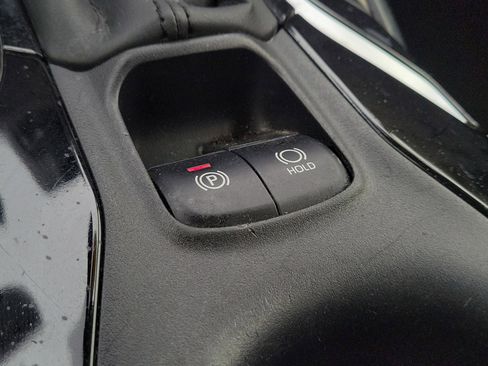 Used 2021 Toyota Corolla LE image 29