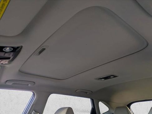 Used 2022 Kia Seltos EX image 16