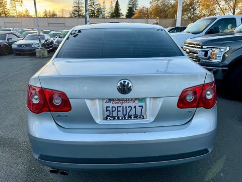 Used 2005 Volkswagen Jetta 2.5 image 6