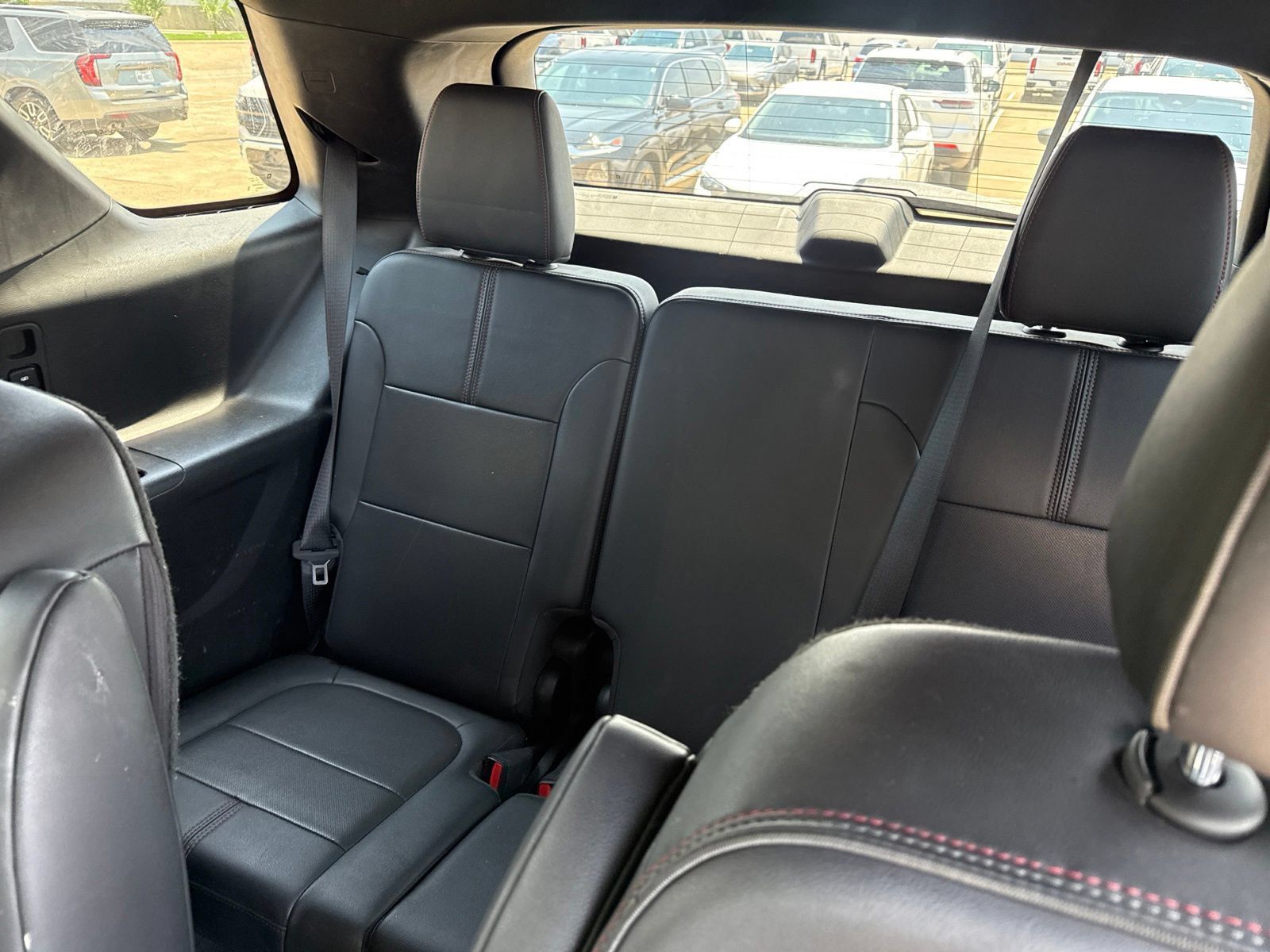 Used 2023 Chevrolet Traverse RS FWD image 9