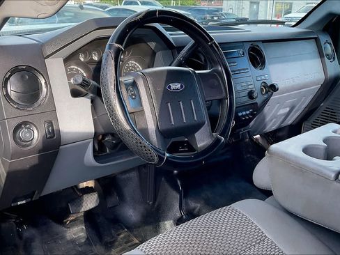 Used 2012 Ford F250 XL w/ FX4 Off Road Pkg AWD/4WD image 2