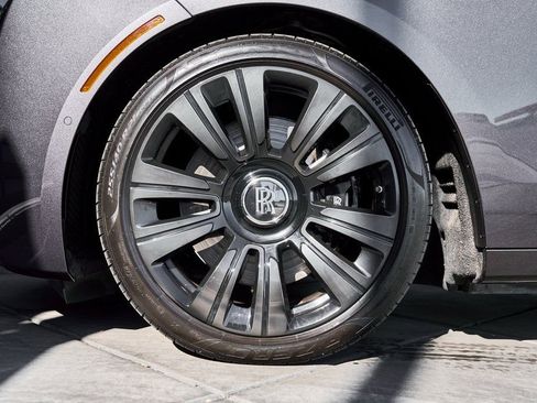 Used 2023 Rolls-Royce Ghost RWD image 3
