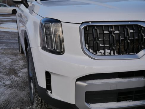 Used 2023 Kia Telluride LX image 16