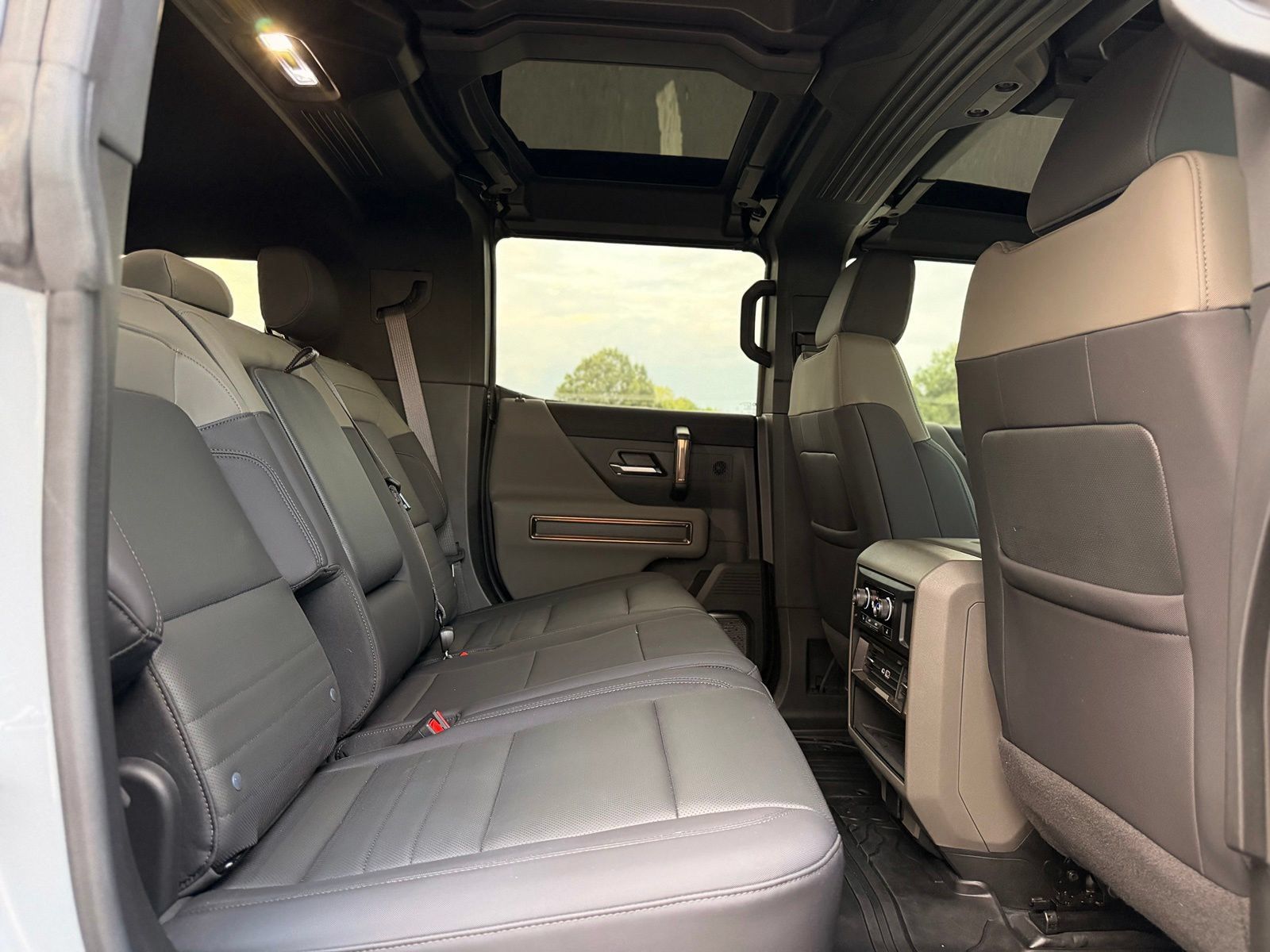 Used 2024 GMC Hummer EV 3X AWD/4WD image 34