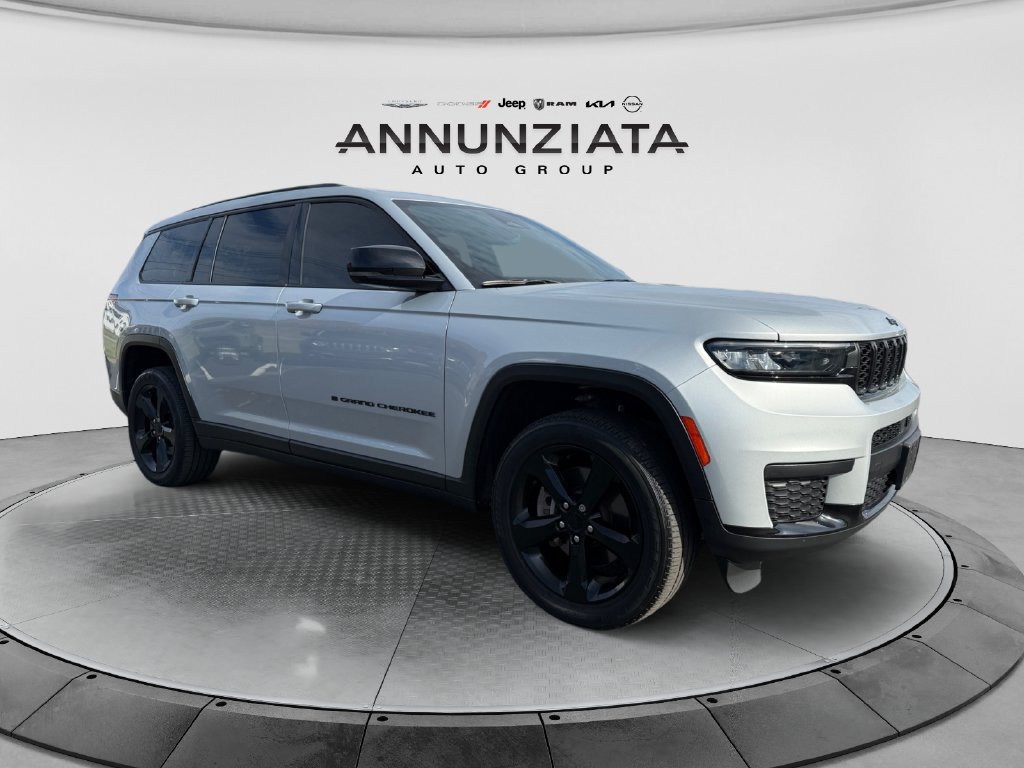 Used 2023 Jeep Grand Cherokee L Altitude AWD/4WD image 7