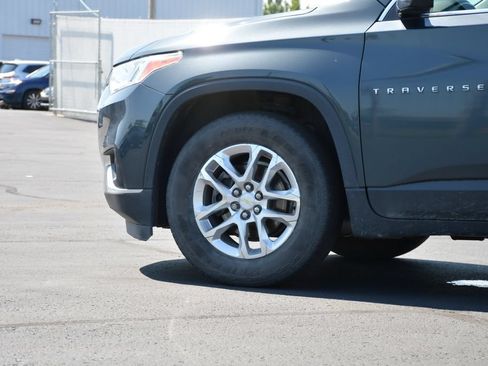 Used 2018 Chevrolet Traverse LT FWD image 12