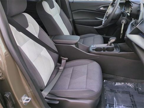 Certified 2024 Chevrolet Trax LS w/ LS Convenience Package image 25