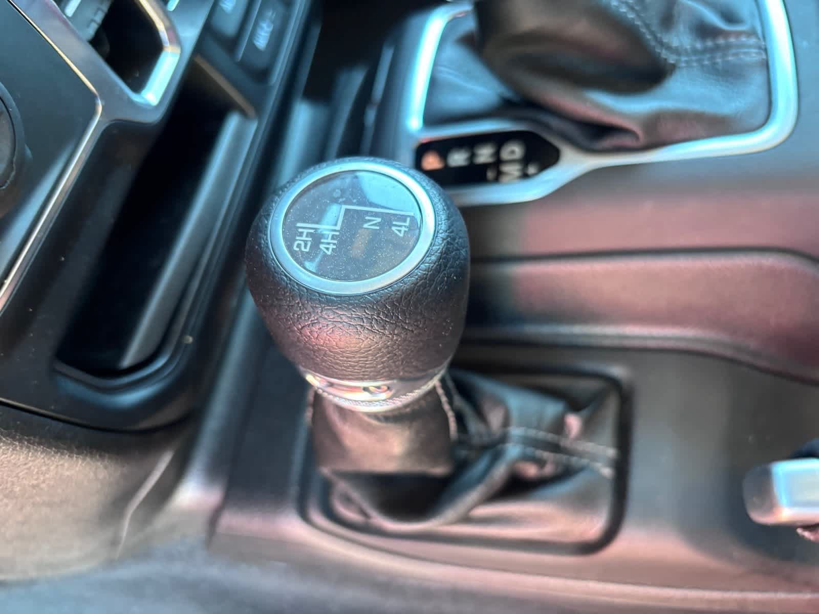 Used 2024 Jeep Wrangler Unlimited Sport AWD/4WD image 32