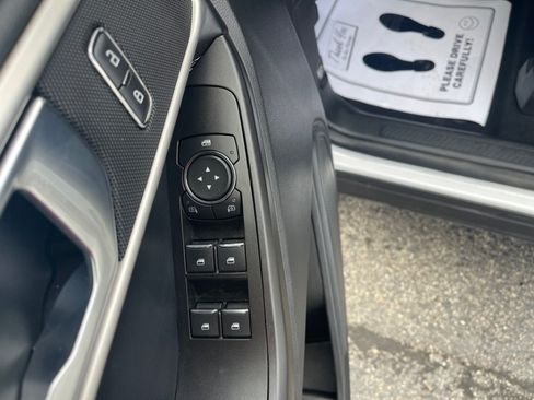 Used 2020 Ford Explorer XLT w/ Equipment Group 202A AWD/4WD image 4