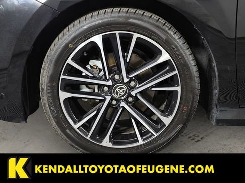 Used 2025 Toyota Camry XLE FWD image 9