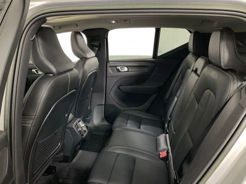 Certified 2023 Volvo XC40 B5 Plus w/ Climate Package image 33