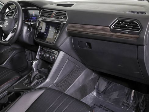Used 2024 Volkswagen Tiguan Wolfsburg Edition FWD image 43