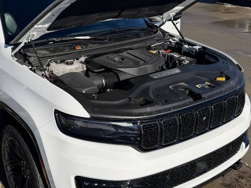 Used 2024 Jeep Wagoneer L Series II w/ Convenience Group I image 40