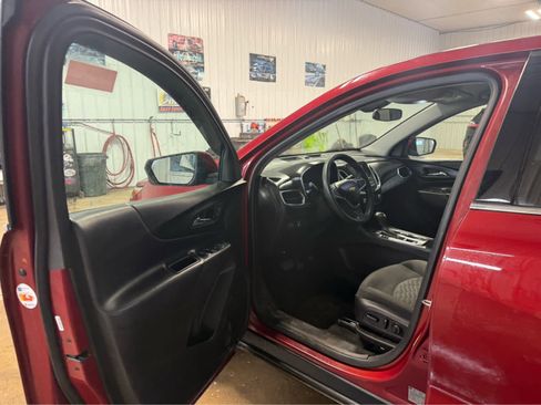 Used 2018 Chevrolet Equinox LT image 6
