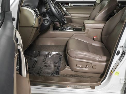 Used 2018 Lexus GX 460 w/ Navigation Package image 25