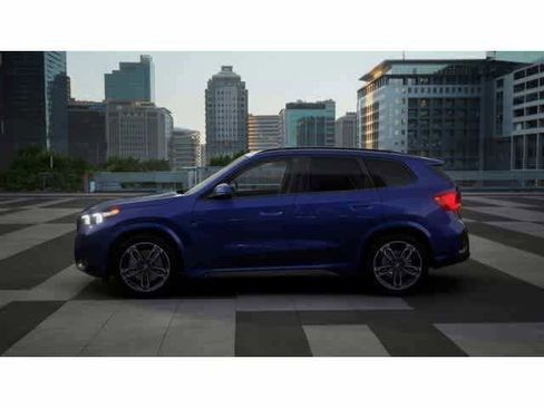 Used 2026 BMW X1 xDrive28i w/ M Sport Package AWD/4WD image 4