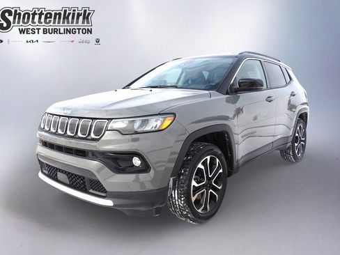Used 2022 Jeep Compass Limited image 1