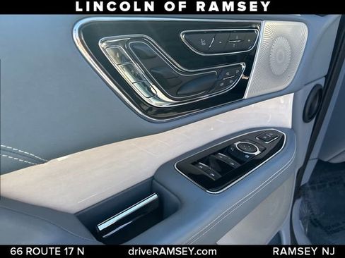 Used 2020 Lincoln Navigator Black Label AWD/4WD image 14