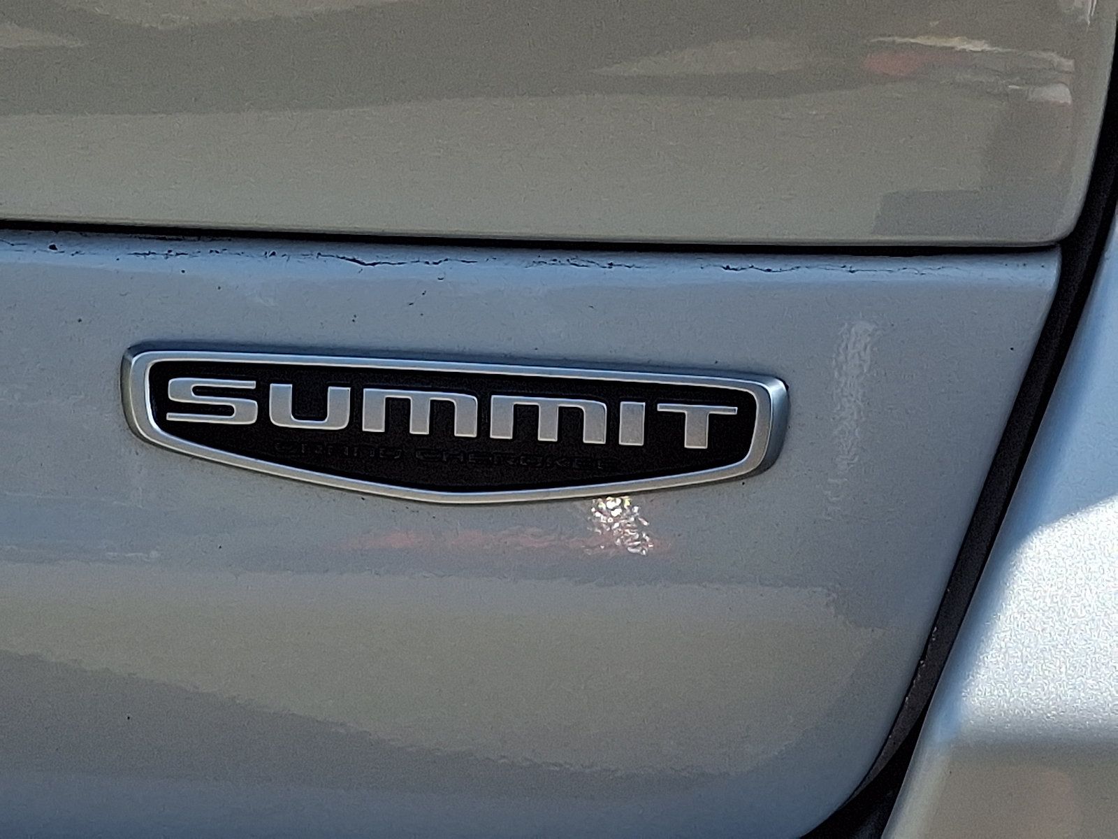 Used 2023 Jeep Grand Cherokee Summit AWD/4WD image 33