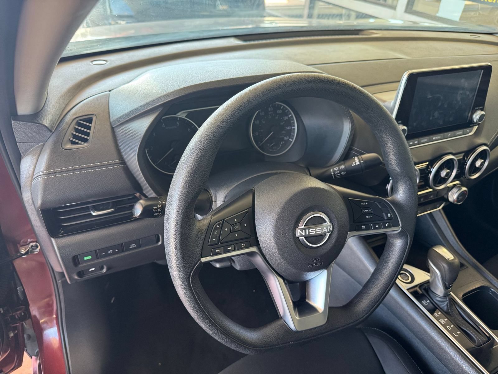 Used 2025 Nissan Sentra SV FWD image 30