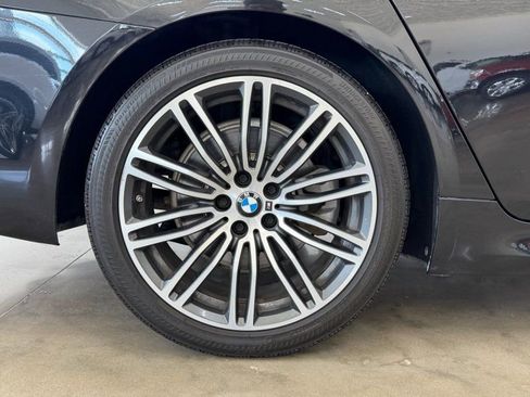 Used 2018 BMW 530i xDrive image 9