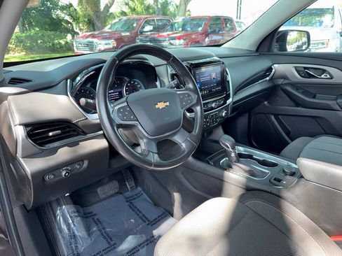 Used 2021 Chevrolet Traverse LT AWD/4WD image 17