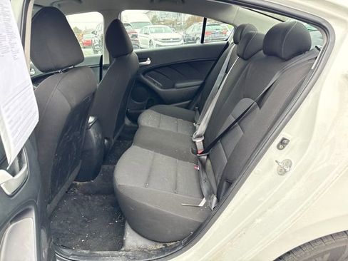 Used 2017 Kia Forte LX image 11
