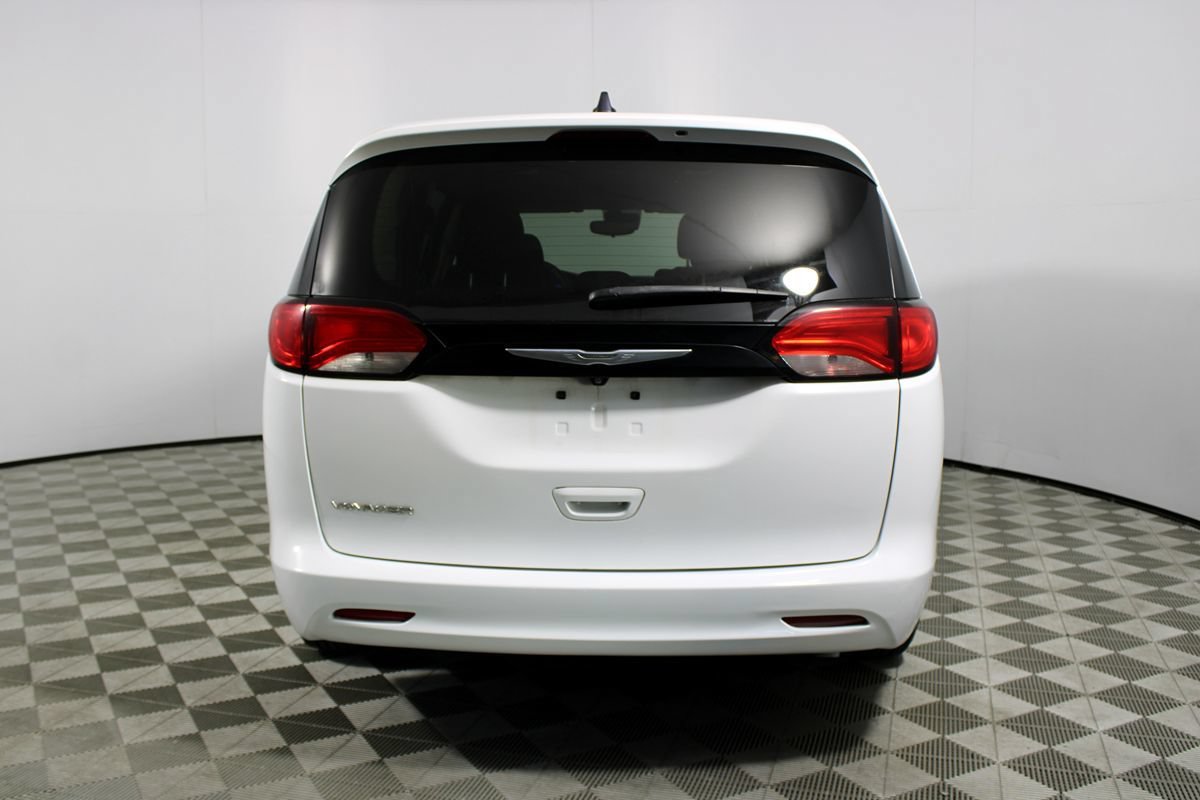 Used 2023 Chrysler Voyager LX FWD image 33