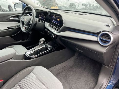 Used 2024 Chevrolet Trax LT w/ Driver Confidence Package image 27