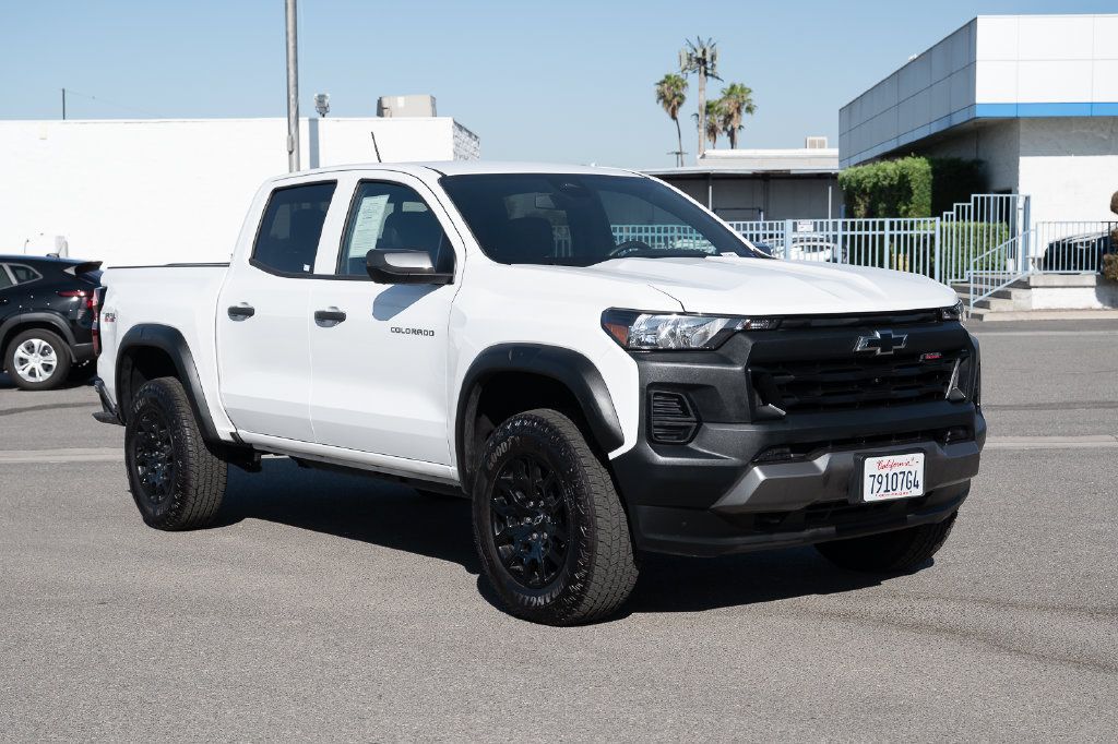 Used 2025 Chevrolet Colorado Trail Boss AWD/4WD image 1