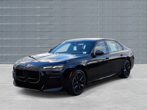 New 2026 BMW 740i w/ Premium Package image 3