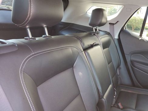 Certified 2022 GMC Terrain SLT image 24