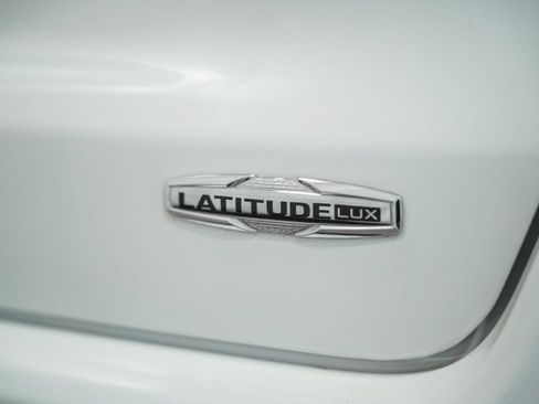 Certified 2023 Jeep Compass Latitude AWD/4WD image 7