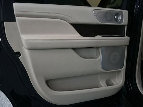 Used 2019 Lincoln Navigator L Reserve w/ Cargo Package image 25